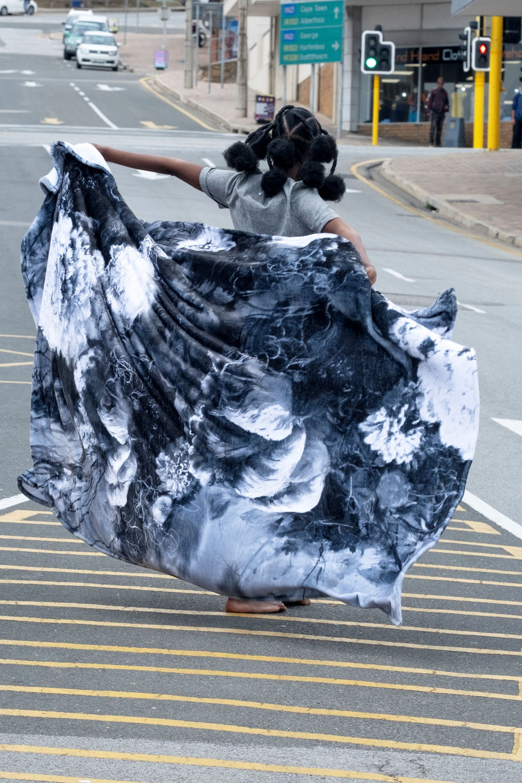 Winter Blanket: Black and White Florals