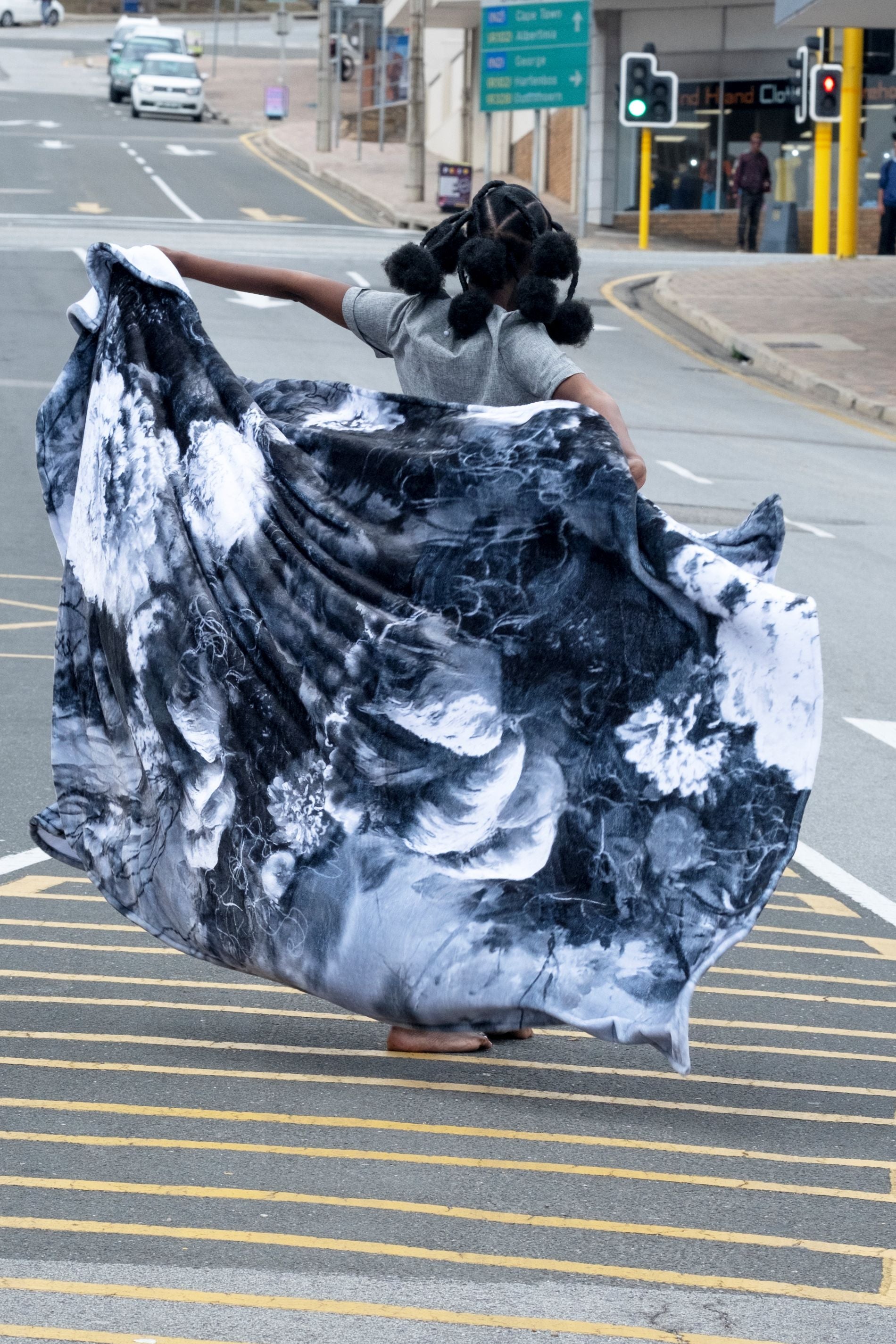 Winter Blanket: Black and White Florals
