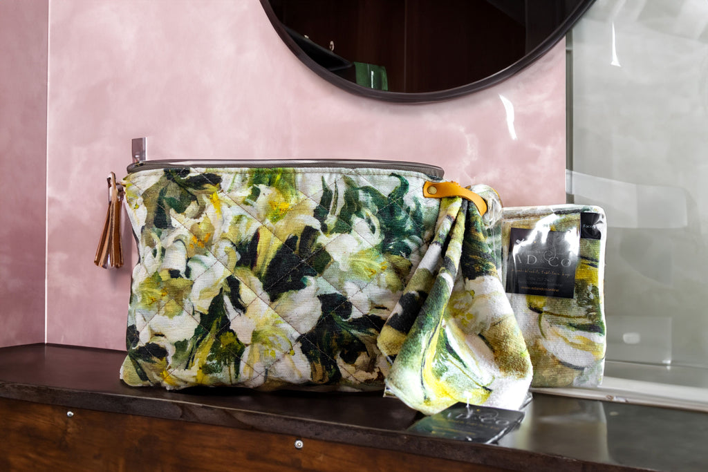 Cosmetic bag - Lilies