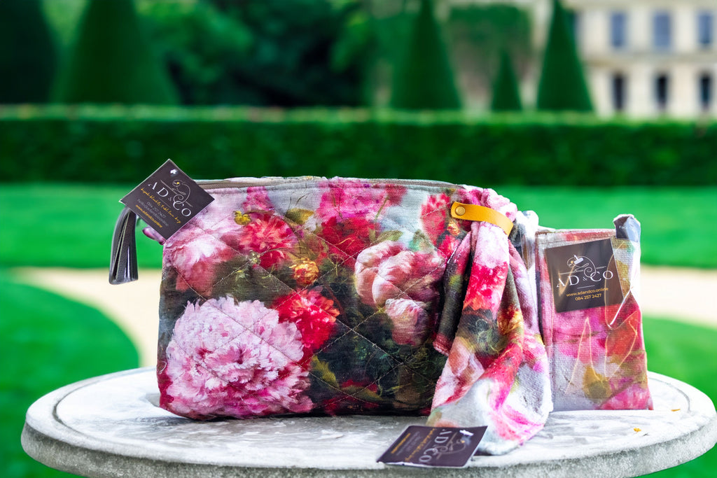Cosmetic bag  - Pink floral